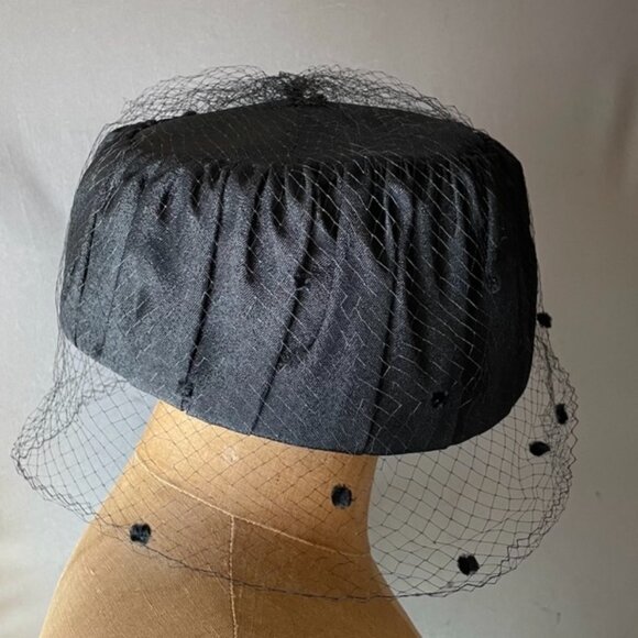 Vintage Black Pillbox Hat Flocked Veil 1950\'s Fifties Retro